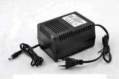 Блок питания U-tex 4016SH-DM трансформаторный ~ 24 В, 3А; входное напряжение 100…240В, выходное напряжение AC 24 В, Масса - 0.9 кг